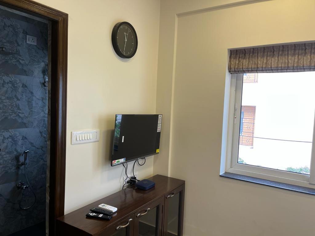 Guest house The Broome *